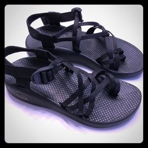 Women’s Chacos size 8M